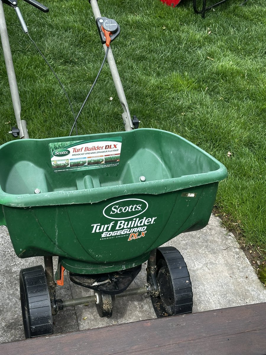 tee-mo-skay tweet media