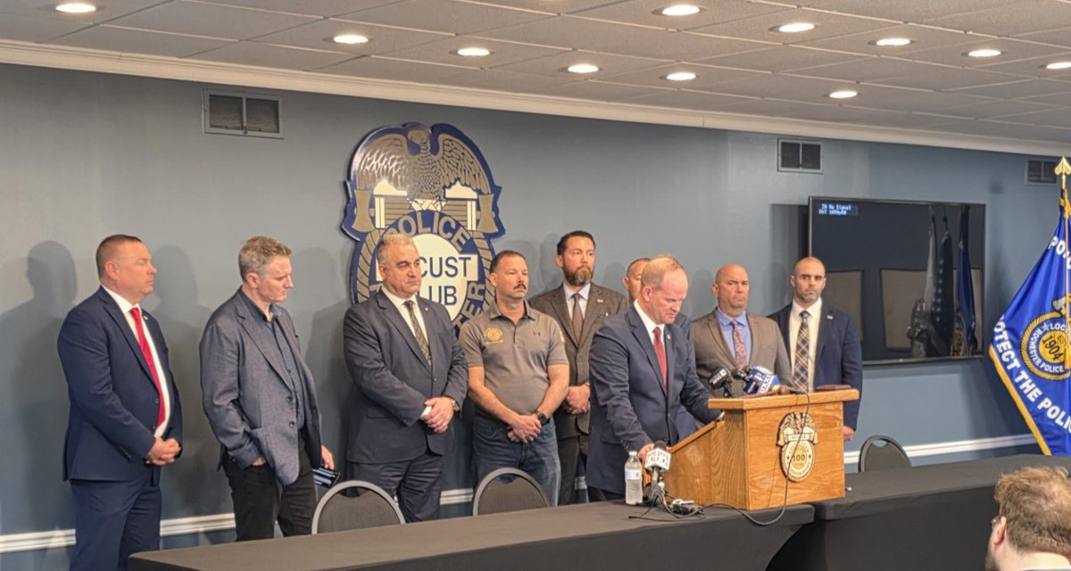 ROCLocustClub's tweet image. The Locust Club says THANK YOU to all of the national organizations who travelled from great distances to support us yesterday:
@ShopoHawaii
@sbanypd
@SuffolkPBA
@SPOG1952
@UnitedCops
Nassau County Police Department Superior Officers Association
Safe travels home!