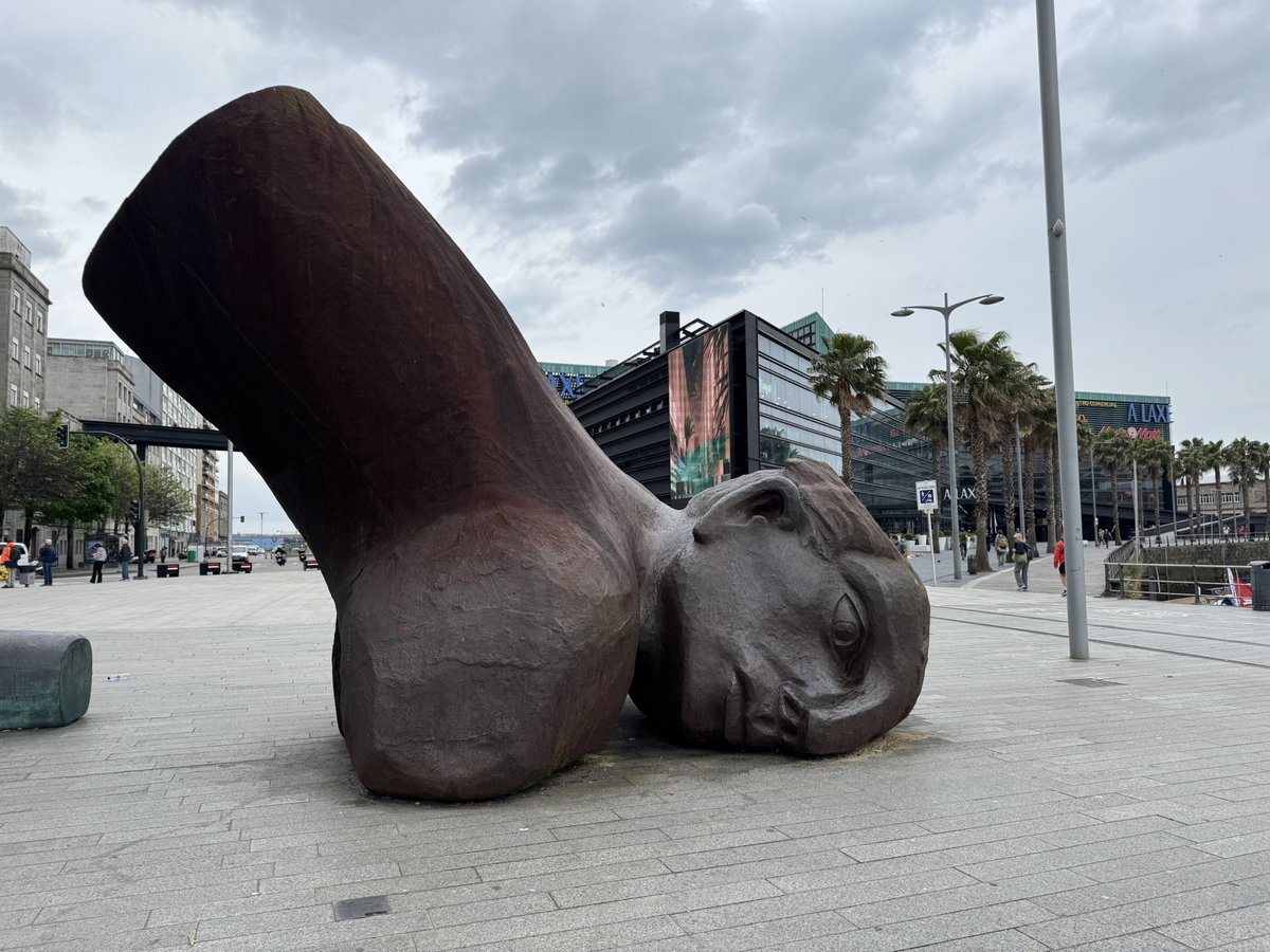 ChuyRod24146686's tweet photo. Buenos días mis chingones @ruleiro @eltalcha y Podebanda. Me da mucho gusto escucharlos en vivaldi, ahora si me acordé a tiempo. Hay una rola de Skee-Lo - I whish, que siempre me hace acordarme de cuando era morrito. Saludos desde Vigo, España. #PoderosoInfantiloide https://t.co/EnCHbXPzUp