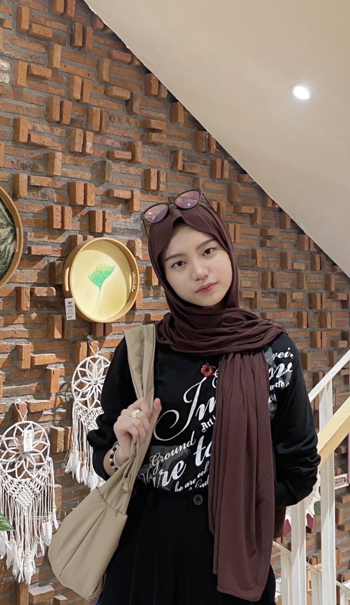 sofeeya89's tweet photo. น้องอยากไปขายปิ ที่ภูเก็ตจัง 👉🏻👌🏻💦🧕🏻 https://t.co/YHMQmMAAK5