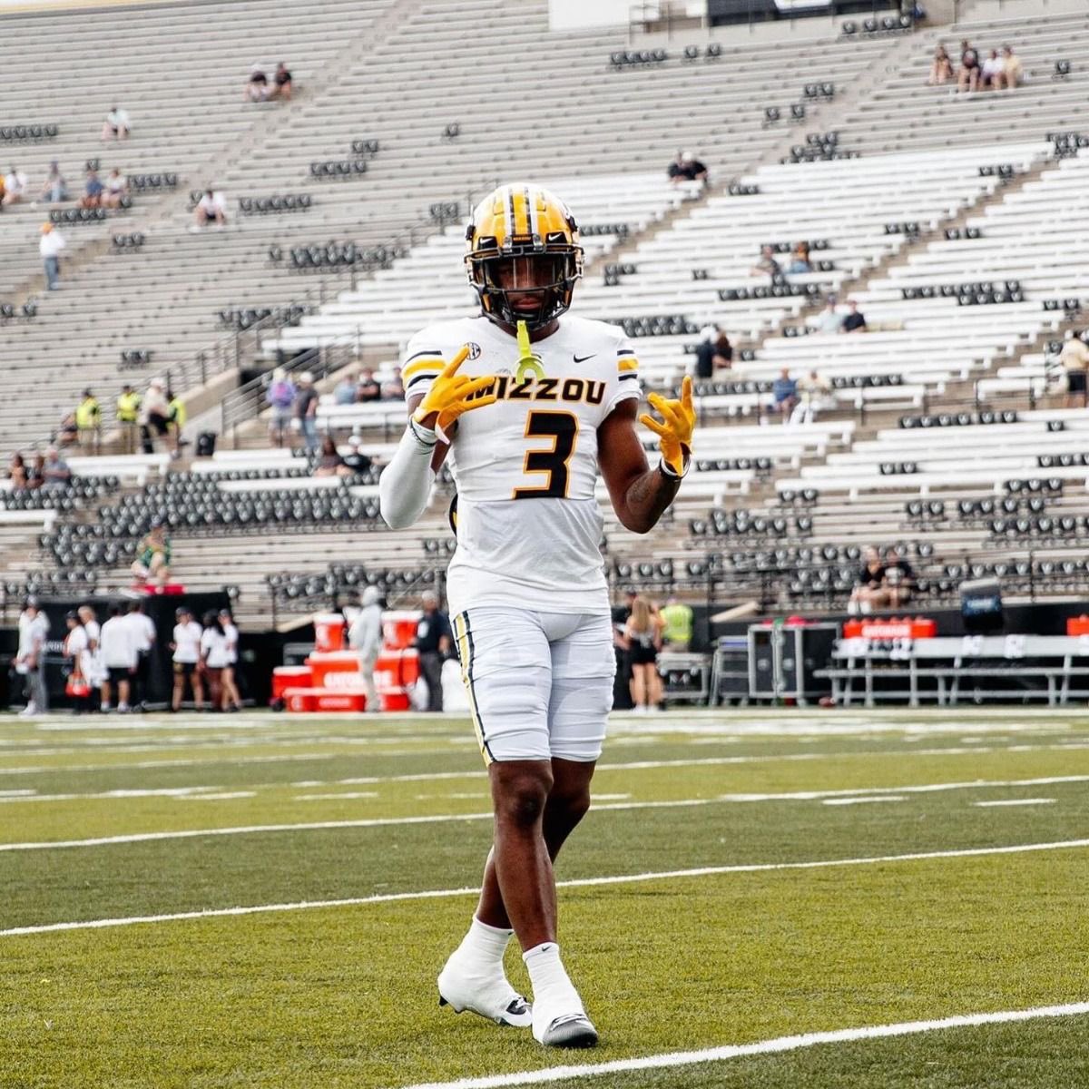Brandon “B10” Sherrard (@sherrard_brando) on Twitter photo Blessed to receive an offer from the University of Mizzou💛 <a href="/Glap_IV/">R. Glapion</a> <a href="/Zinn68/">Tyrone Green</a> <a href="/samspiegs/">Sam Spiegelman</a> <a href="/Perroni247/">Brian Perroni</a> <a href="/coachbrianearly/">Brian Early</a> Blessed to receive an offer from the University of Mizzou💛 <a href="/Glap_IV/">R. Glapion</a> <a href="/Zinn68/">Tyrone Green</a> <a href="/samspiegs/">Sam Spiegelman</a> <a href="/Perroni247/">Brian Perroni</a> <a href="/coachbrianearly/">Brian Early</a>