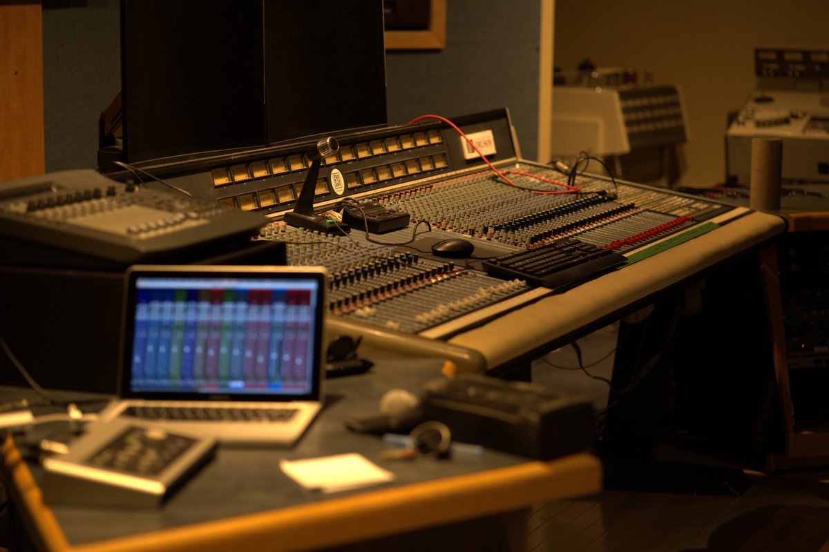 🎧 Façonnez le son de demain !
Plongez dans le programme de Conception sonore à l’Institut Trebas Québec inc. 
💼 Obtenez les compétences pour devenir concepteur sonore, artiste Foley, ou mixeur audio

👉 Transformez votre passion pour le son en carrière !