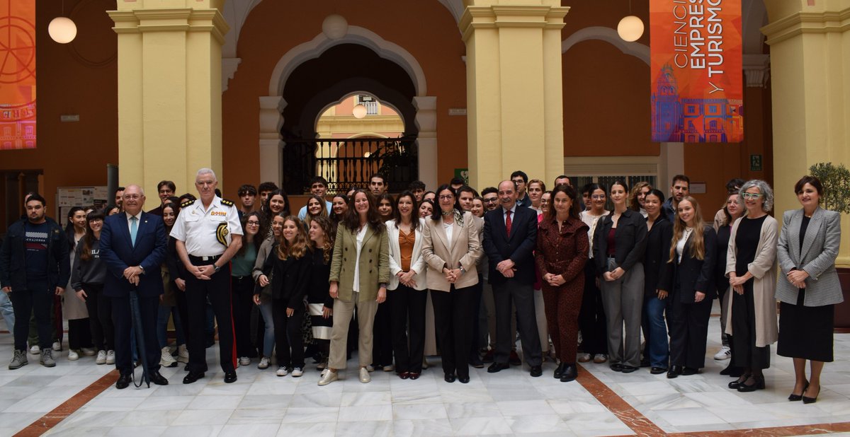 Atlantic Copper (@atlantic_copper) on Twitter photo La Fundación Atlantic Copper y la <a href="/UniHuelva/">Universidad de Huelva</a> han entregado hoy 63 becas de estudios para sufragar gastos de matrícula, desplazamiento o material escolar del alumnado universitario.
Se otorgan en función de méritos académicos y niveles de renta familiar: huelvainformacion.es/huelva/fundaci… La Fundación Atlantic Copper y la <a href="/UniHuelva/">Universidad de Huelva</a> han entregado hoy 63 becas de estudios para sufragar gastos de matrícula, desplazamiento o material escolar del alumnado universitario.
Se otorgan en función de méritos académicos y niveles de renta familiar: huelvainformacion.es/huelva/fundaci…