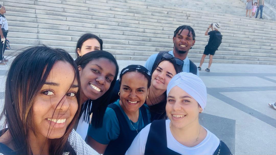 luis49953's tweet photo. Los jóvenes de la #DTSUR  tuvieron la experiencia tan enriquecedora con la visita al Capitolio de La Habana es una oportunidad única para conectarse con la historia, la arquitectura y el patrimonio cultural de Cuba.  
#SiempreJoven https://t.co/Ey5HysUuQa