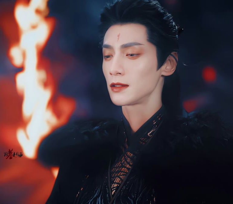 xixicloudchaser's tweet photo. {canon-divergent}
Chu Mo is amused over his flood dragon’s defiance here because he knows his enemy/lover will give in like he always does.
He can resist all he wants, but Mingye can never resist the Devil’s charms.
#ChuMing #TillTheEndOfTheMoon https://t.co/N9BQWmD3T1