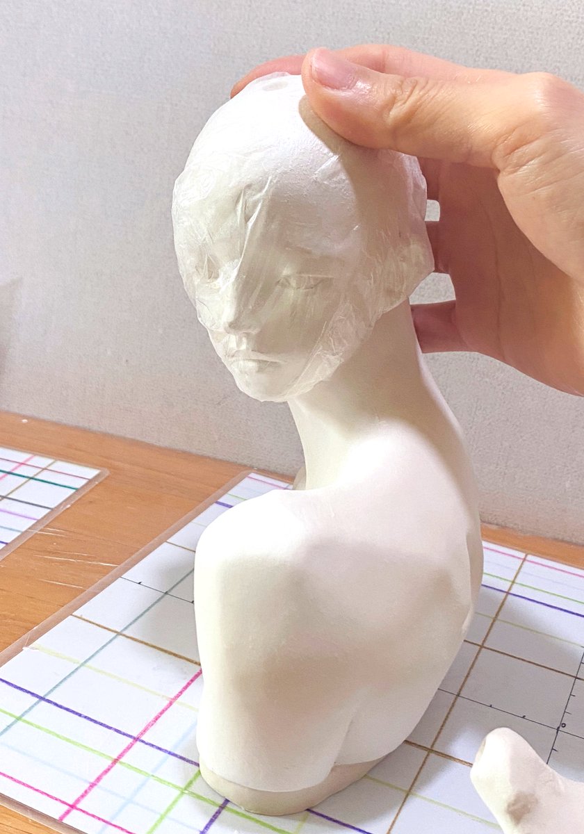 트와 토르소는 지금 높이 수정중⚒️
+ 한 달에 한번이라도 나타나기😂💦
++ 헤드에 랩은, 점토 머리 만들어볼라고,,ㅎㅎ