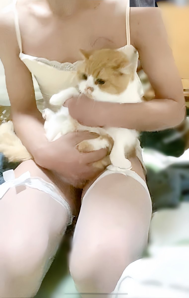 Jdcjsy's tweet photo. 座机画质下的老婆和猫
#四爱 #iiii https://t.co/ZltLssCE0m