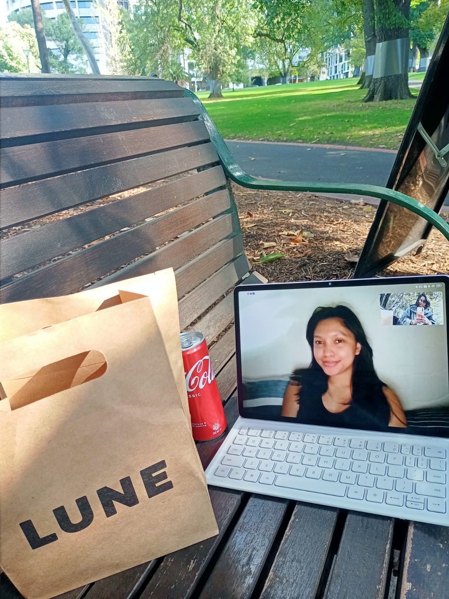 lorejeen's tweet photo. Pugos nakog palaag akoang manghud sa Melb, tapos best in navigation kaayo ko kay live location. Hahahaa kumusta ang best croissant in the world girl? https://t.co/55bSufIRRZ