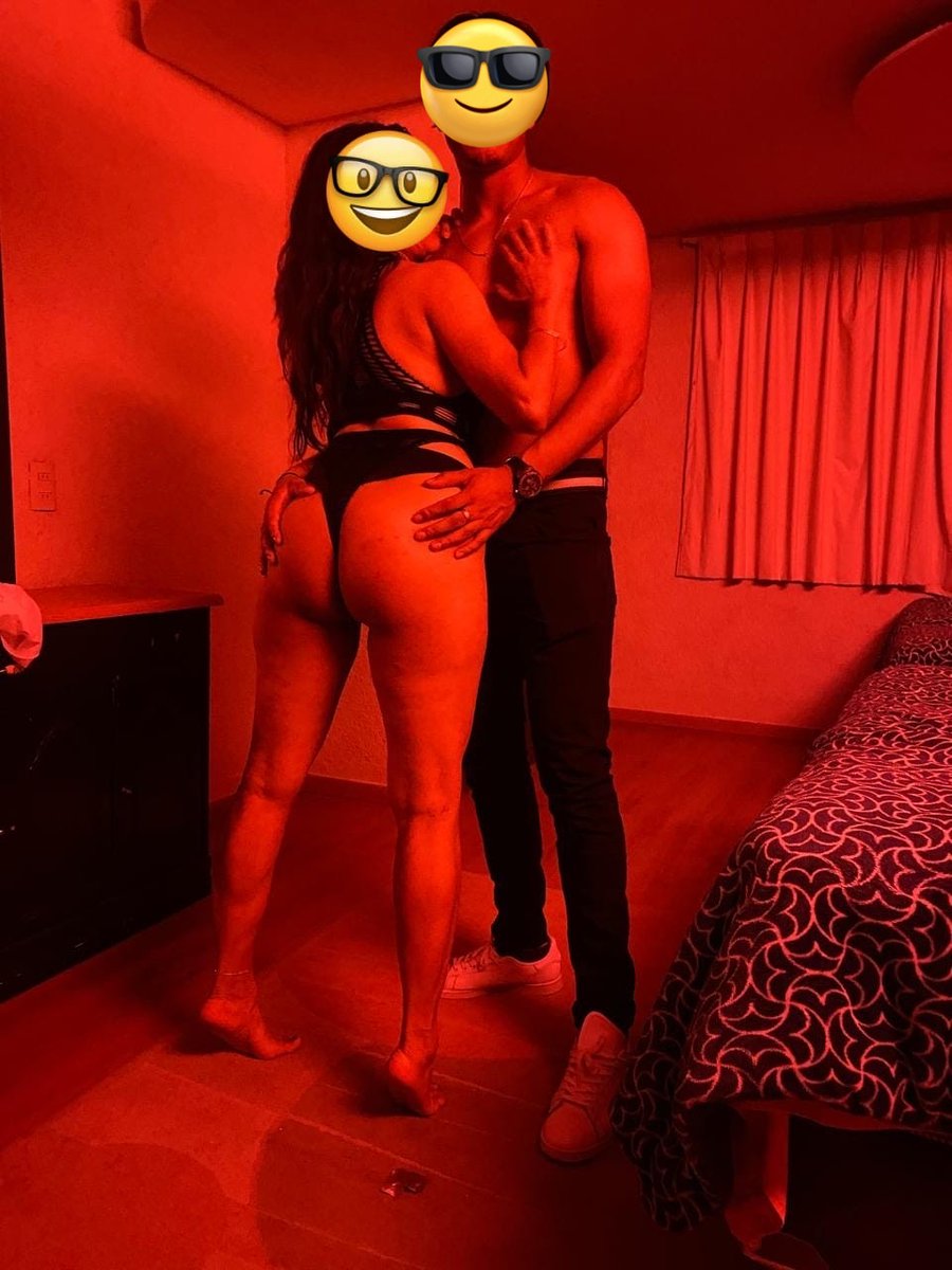 Una del sábado. Fue una excelente noche, aqui con mi amiga <a href="/CarlaSantos1515/">Carla Santos</a> excelentes anfitriónes nunca decepcionan✌🏿✨🔥 #Mierculitos #Saltillo #Single