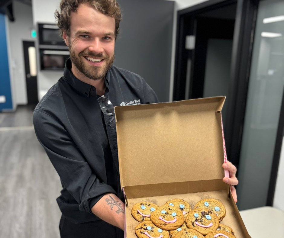 CavalierTool's tweet image. The #CavalierArmy is excited to team up with Tim Hortons for Smile Cookie Week! 🎉

This week we surprised our Windsor-Essex crew with over 200 of these sweet treats.

Every dollar we spent goes straight to two fantastic local causes: W.E. Care For Kids and Hiatus House.