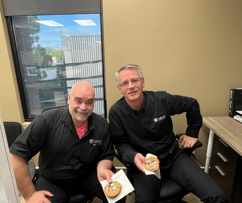 CavalierTool's tweet image. The #CavalierArmy is excited to team up with Tim Hortons for Smile Cookie Week! 🎉

This week we surprised our Windsor-Essex crew with over 200 of these sweet treats.

Every dollar we spent goes straight to two fantastic local causes: W.E. Care For Kids and Hiatus House.