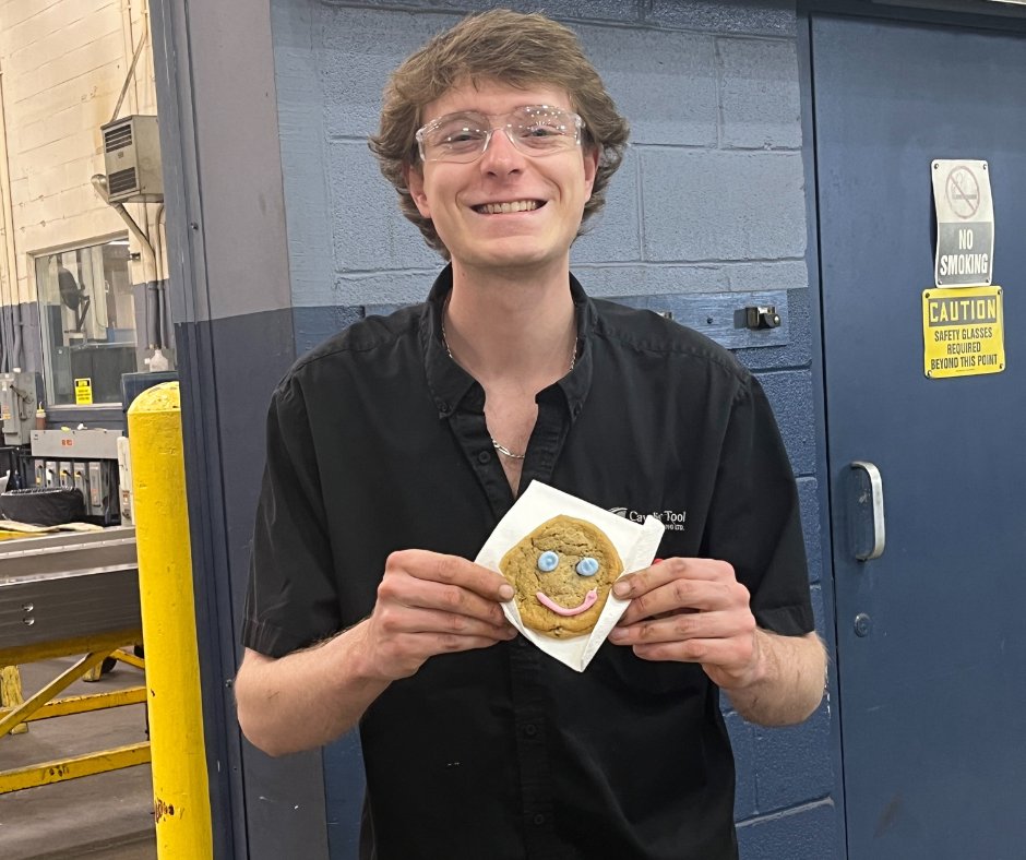 CavalierTool's tweet image. The #CavalierArmy is excited to team up with Tim Hortons for Smile Cookie Week! 🎉

This week we surprised our Windsor-Essex crew with over 200 of these sweet treats.

Every dollar we spent goes straight to two fantastic local causes: W.E. Care For Kids and Hiatus House.