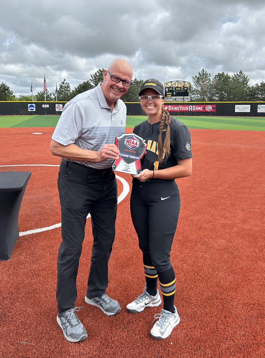 Our <a href="/MammothBuilt/">Mammoth</a> “𝐀 𝐆𝐀𝐌𝐄” 𝐒𝐂𝐇𝐎𝐋𝐀𝐑-𝐀𝐓𝐇𝐋𝐄𝐓𝐄 of the 2025 MIAA softball championship, <a href="/FHSU_Softball/">FHSU Softball</a>’s Regan Curry! 

The Tigers’ senior shortstop is a biology-health professions- pre dentistry major with a 4.0 GPA. 

Congratulations Regan! Way to #BringYourAGame