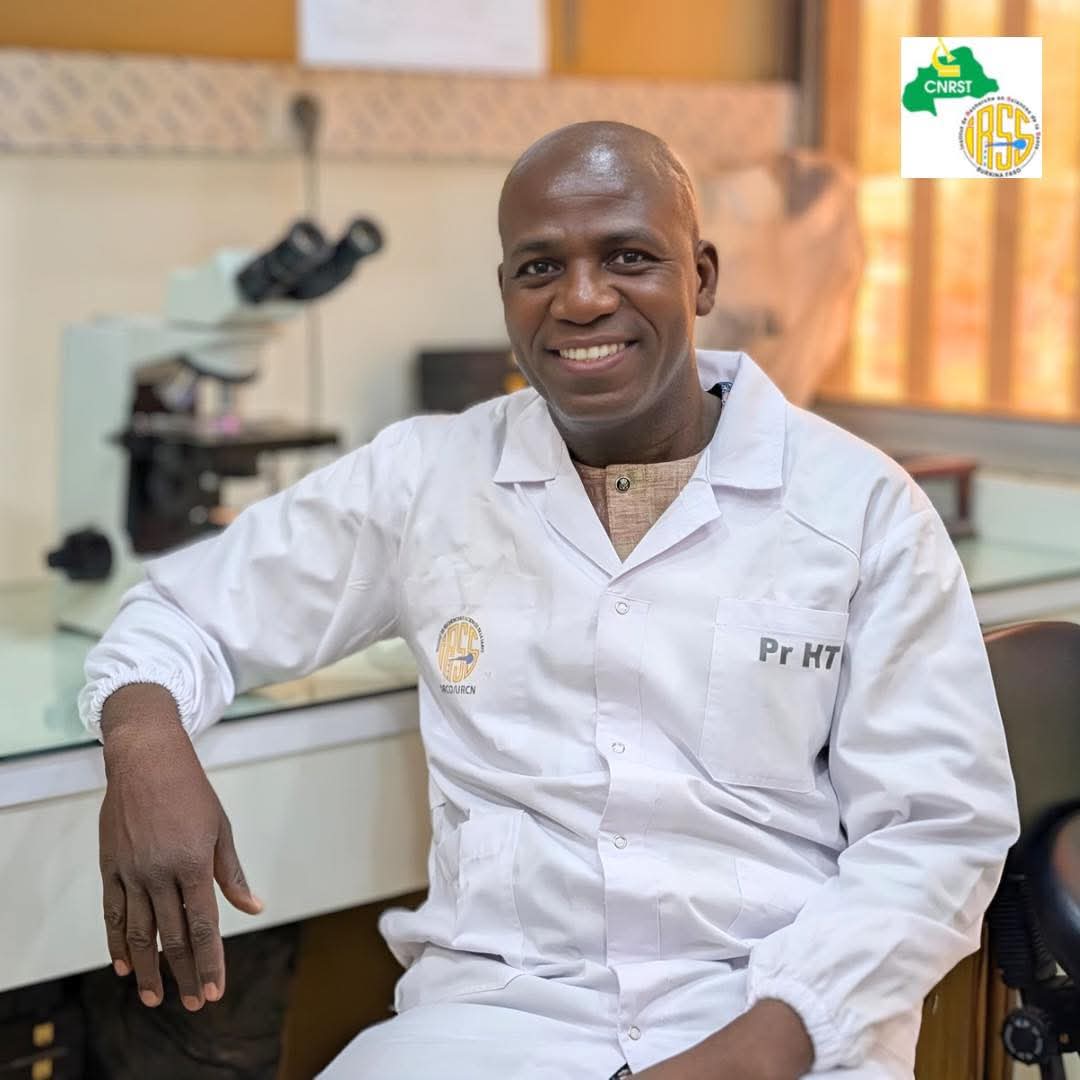 Le Dr Halidou Tinto,Directeur de l’Unité de recherche clinique de Nanoro a été élu membre de l’Académie Nationale des Sciences, des Arts et des Lettres du Burkina Faso.Une reconnaissance méritée pour un chercheur proche des réalités du terrain
Source:Service de communication URCN