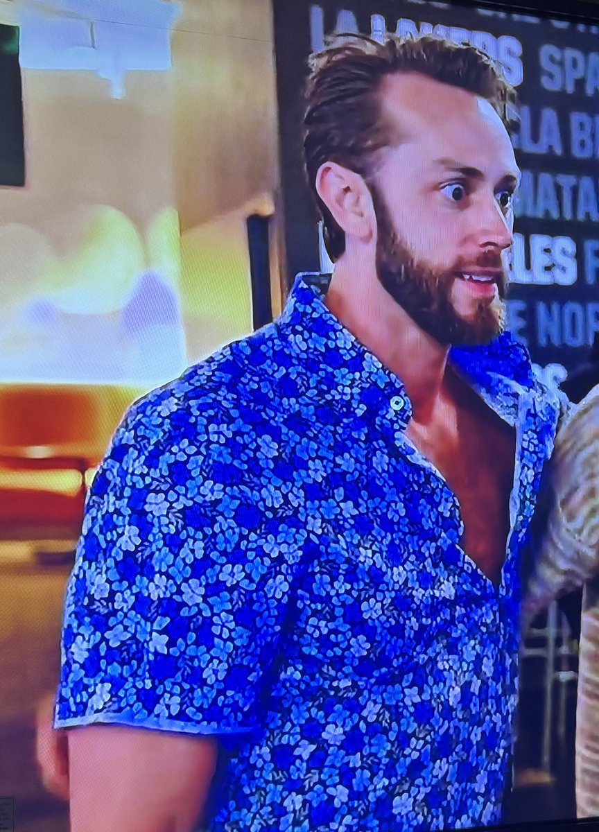 Has anyone else noticed Michelle’s boyfriend, Aaron, and his intense ass stare…?  #TheValley