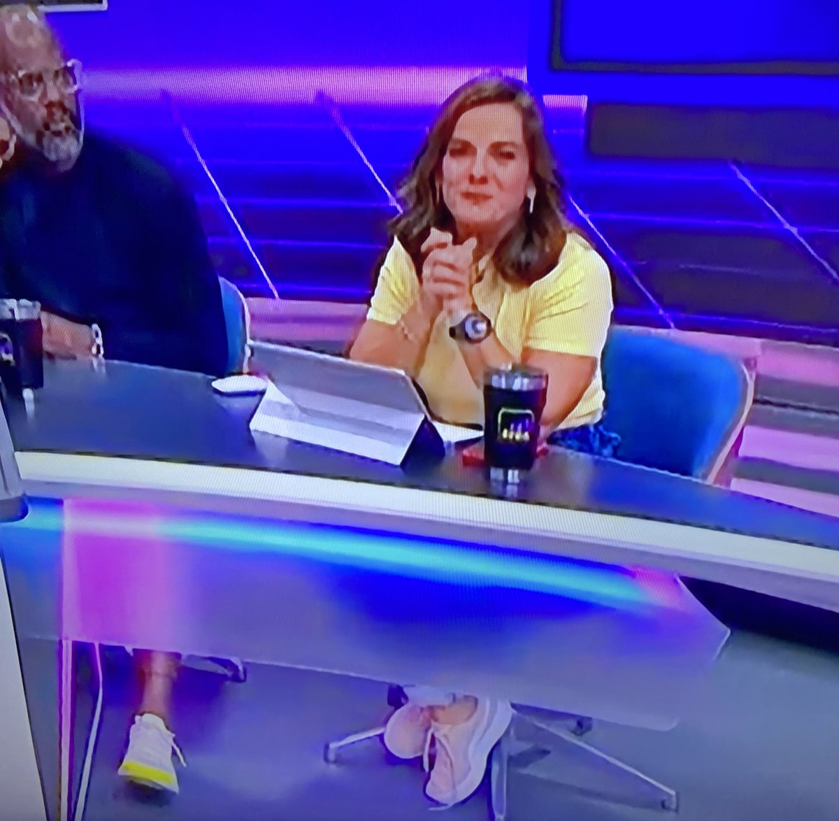 Alô #tanaárea <a href="/sportv/">sportv</a> os cadarços estão desamarrados aí hein? Cuidado pra não tropeçar… kkk