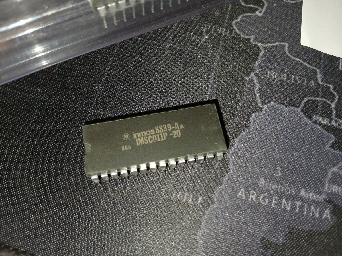 nanochess's tweet image. Finally I can use my bag of random TTL chips, I got the important serializer chip, and I&apos;m not going to solder directly these chips. I&apos;ll use sockets 😉 #retro #transputer