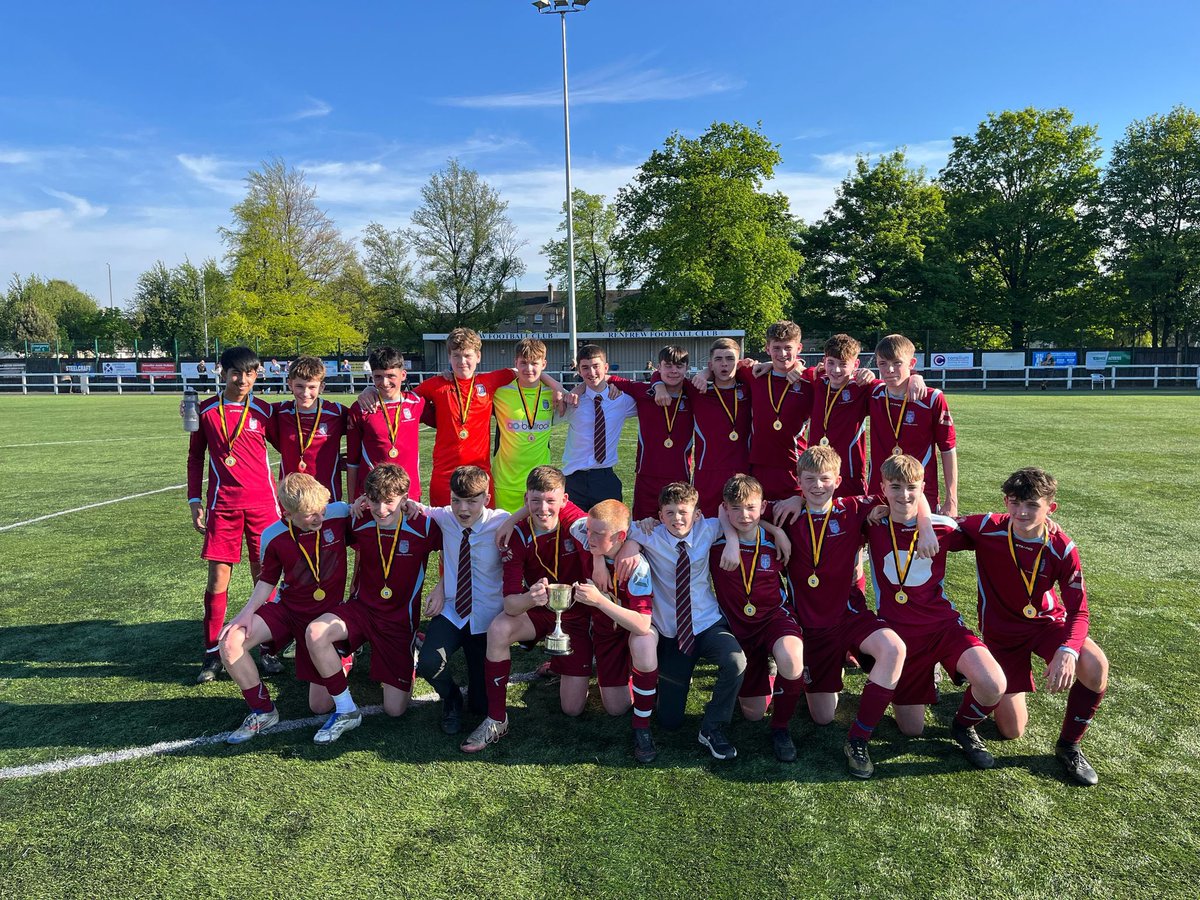 St Ninian's Football (@snhsfootball) on Twitter photo League Cup Winners ๐
Congratulations to our S3 team who beat St Andrews to win the St Mirren Cup โญ๏ธโฝ๏ธ <a href="/stninianshigh/">Saint Ninian's</a> League Cup Winners ๐
Congratulations to our S3 team who beat St Andrews to win the St Mirren Cup โญ๏ธโฝ๏ธ <a href="/stninianshigh/">Saint Ninian's</a>