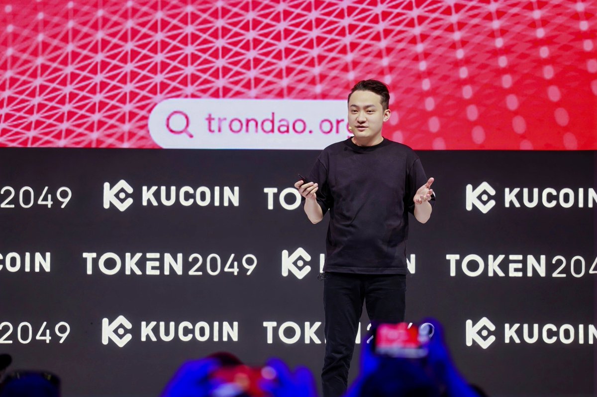 TRON DAO (@trondao) on Twitter photo Highlight from #Token2049! 💥
Today <a href="/justinsuntron/">H.E. Justin Sun 🍌</a> delivered a powerful keynote, exploring how #TRON is becoming the global settlement layer! Highlight from #Token2049! 💥
Today <a href="/justinsuntron/">H.E. Justin Sun 🍌</a> delivered a powerful keynote, exploring how #TRON is becoming the global settlement layer!
