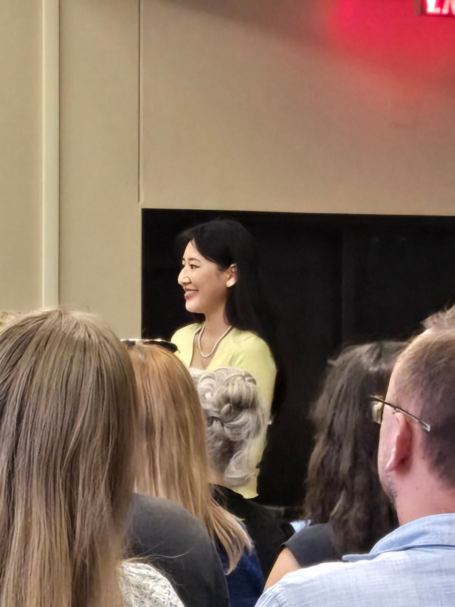 seyeon_chung's tweet image. Huge congrats to talented undergraduate Cailyn Lee in the lab on her well-deserved award (Simon Chang scholarship) from @LSU_BioSci @lsuscience. She will start her masters in medical sciences at Tufts this fall and is applying for MD/PhD. So proud and excited for her!