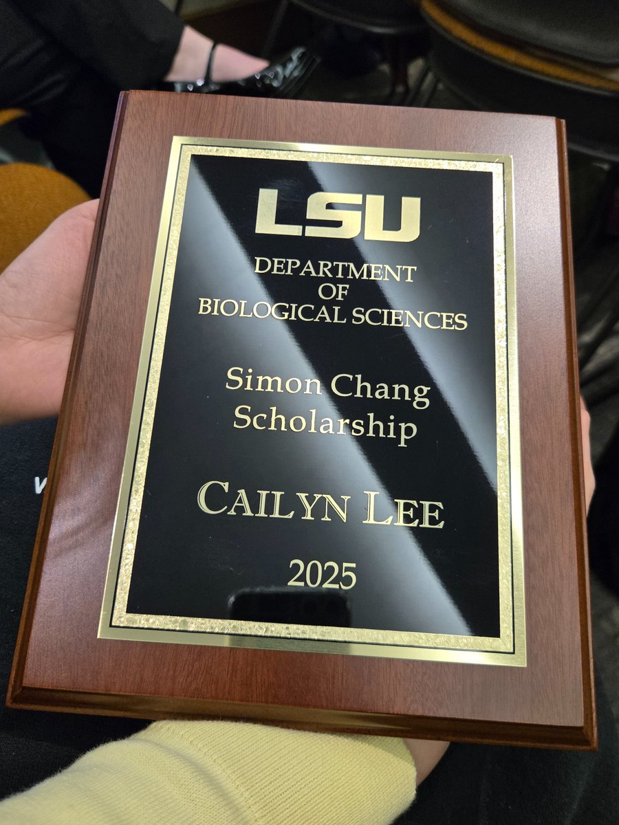 seyeon_chung's tweet image. Huge congrats to talented undergraduate Cailyn Lee in the lab on her well-deserved award (Simon Chang scholarship) from @LSU_BioSci @lsuscience. She will start her masters in medical sciences at Tufts this fall and is applying for MD/PhD. So proud and excited for her!