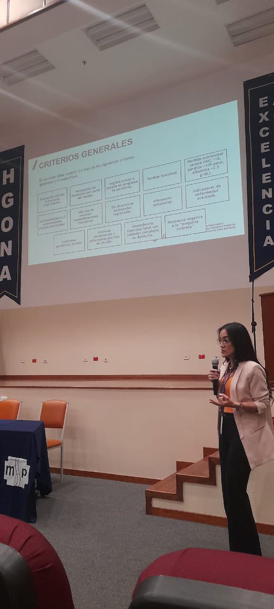 GarcesHospital's tweet photo. Hoy participamos en la reunión de la Red Oncológica de la Zona 9, donde se presentaron las directrices de Cuidados Paliativos.
👩🏻‍⚕️ La Dra. María José Camacho, líder del servicio en el @GarcesHospital , expuso este trabajo, enfocado en atención integral y humanizada. https://t.co/1V7pnA6zC0