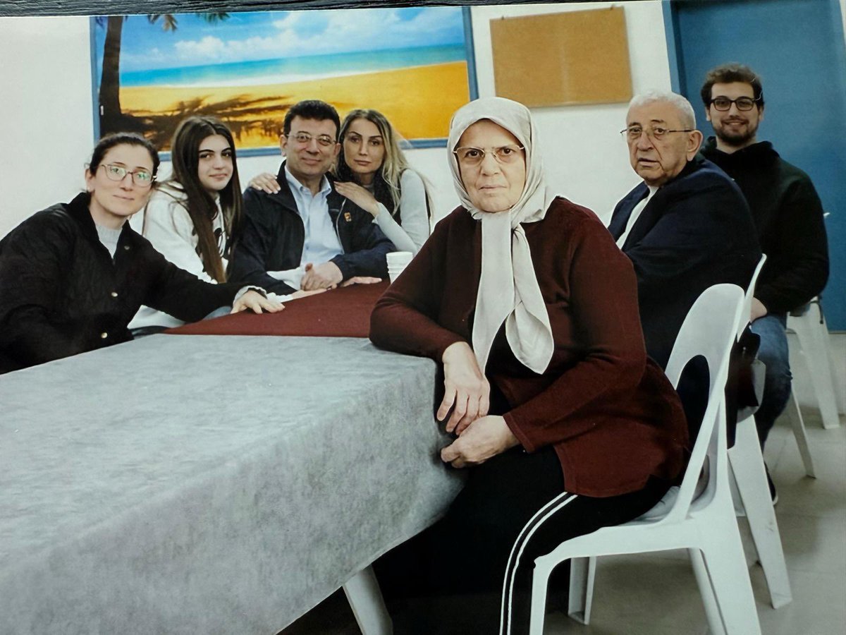 Bu fotoğraf sizin adaletsizliğinizin, bizim demokrasi ve adalet mücadelemizin vesikası olacak!