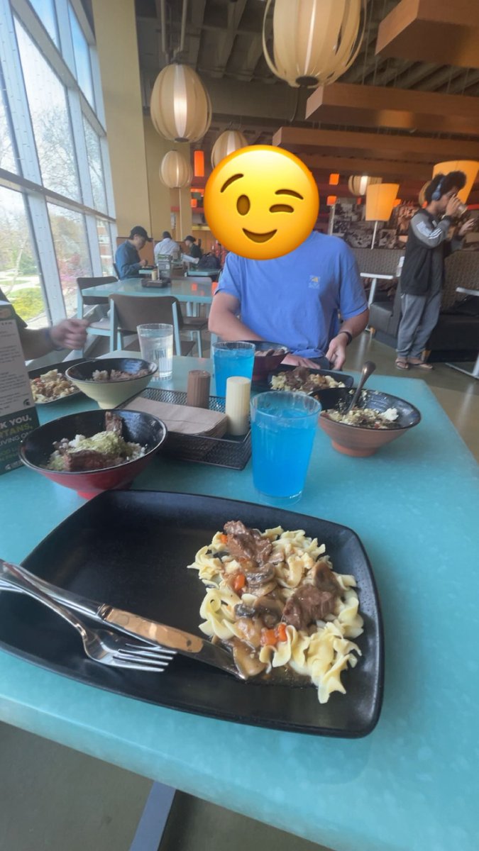 CraigSchultzy's tweet photo. @MSUBaseball Dining hall # 5:
Nobody said it was gonna be easy. We battle thru anything for The Crawl
#TheHallCrawl https://t.co/uDqIrtgMY9