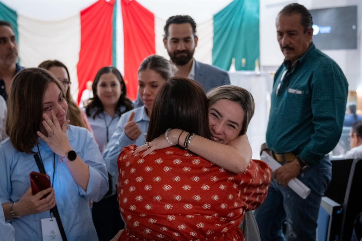 Agradezco enormemente a <a href="/clauyayis/">Claudia Figueroa</a> por confiarme su causa y lucha, hicimos ley garantizar el trato digno, respeto y protección de los derechos humanos y el bienestar físico, psíquico y emocional de las mujeres y sus familias. 👼🏼🪽