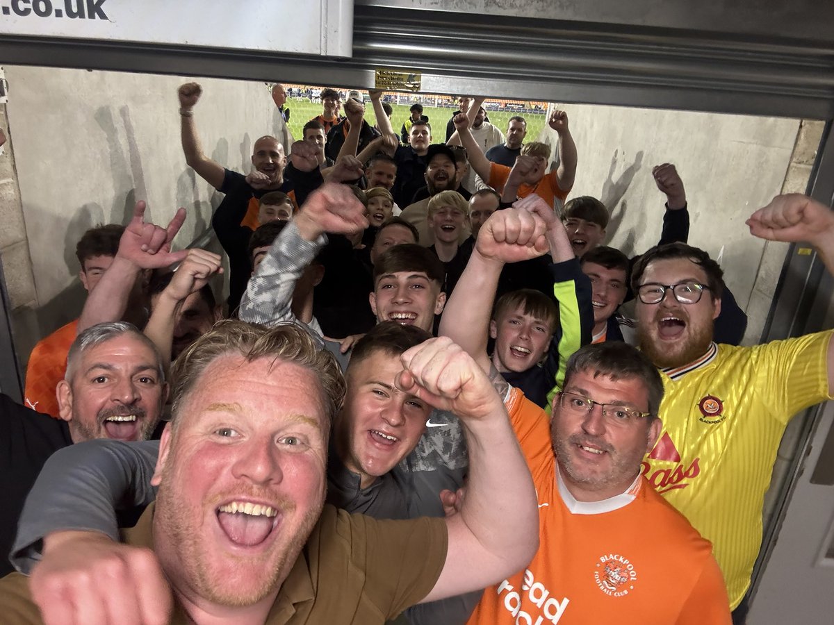 Thomas Melisse (@thomasmelisse36) on Twitter photo Had a fantastic night <a href="/BlackpoolFC/">Blackpool FC</a> and brought some extra atmosphere in the Nort stand the last 30 minutes. Biggest Dutch #Blackpool fan now! 2-3-4-5-6-7-8! #blabir Had a fantastic night <a href="/BlackpoolFC/">Blackpool FC</a> and brought some extra atmosphere in the Nort stand the last 30 minutes. Biggest Dutch #Blackpool fan now! 2-3-4-5-6-7-8! #blabir