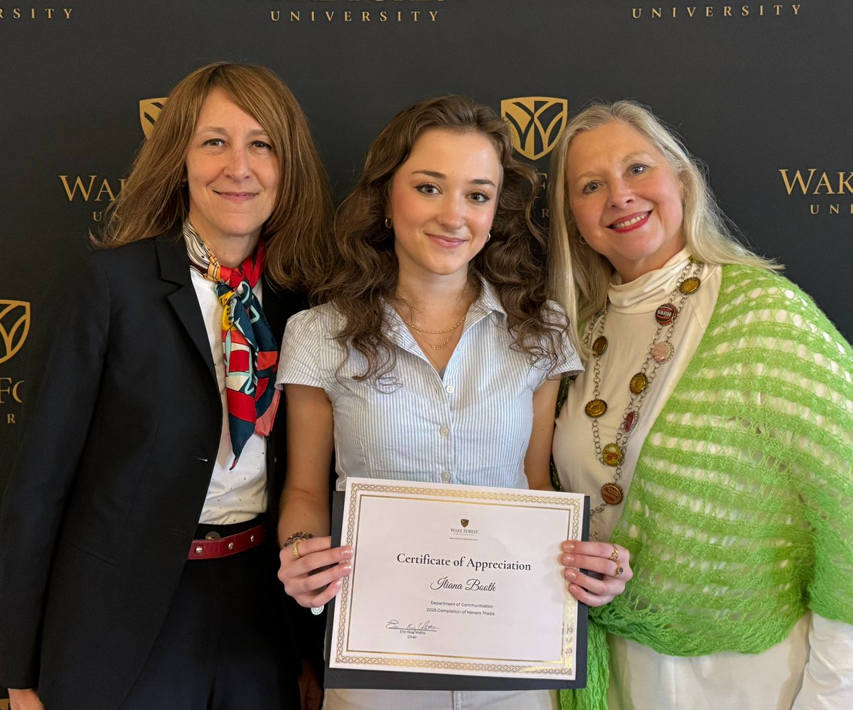 Congratulations to @wakecomm Senior Iliana Booth on her successful honors thesis defense on the topic: "Narratives of Deportation: Examining U.S. Immigration Enforcement in Practice and on the Screen". Iliana is pictured here with her committee. 🎩