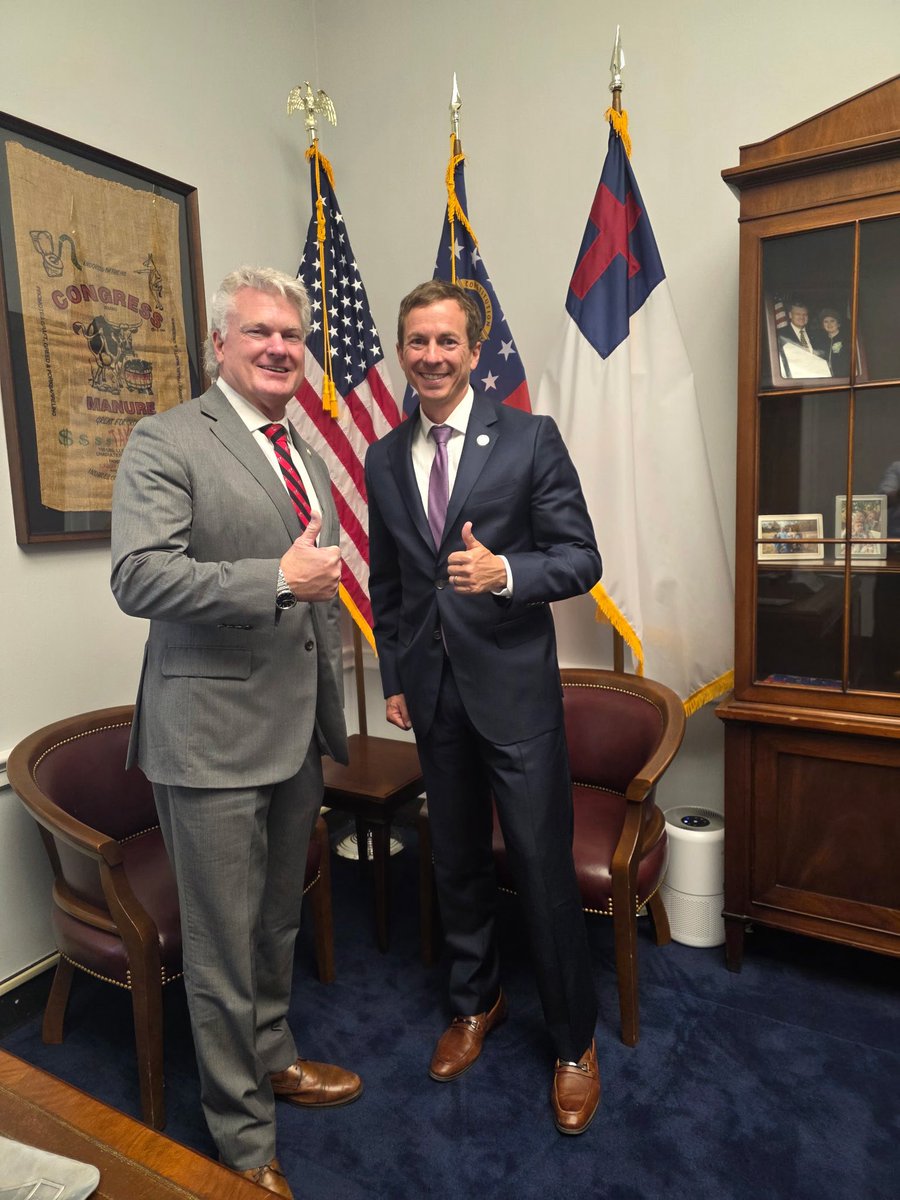 DolezalForGA's tweet image. Fantastic day visiting folks at the White House and on Capitol Hill talking about Georgia!