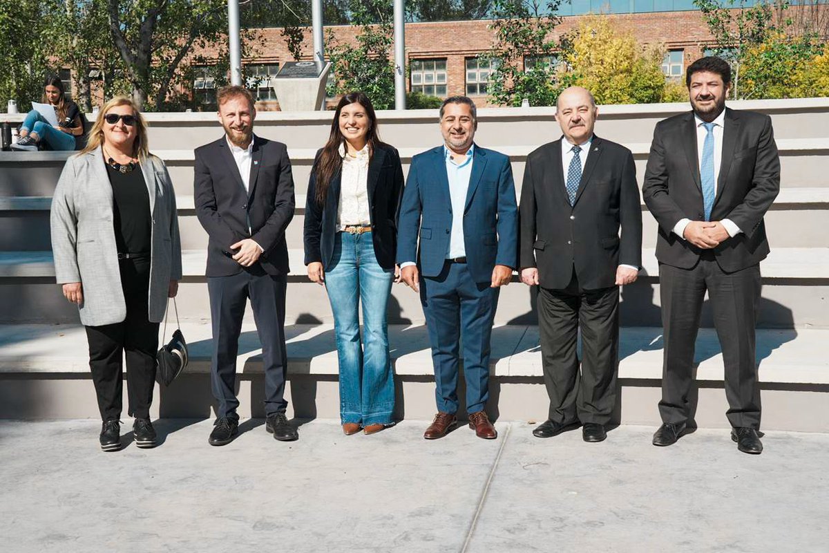 <a href="/fotermin/">Federico Otermín</a> <a href="/unlp/">UNLP</a> <a href="/tauberfernando/">Fernando Tauber</a> <a href="/UNLZoficial/">Universidad Nacional de Lomas de Zamora</a> <a href="/DiegoMolea/">Diego Molea</a> <a href="/juanmmena/">Juan Martín Mena</a> <a href="/Kicillofok/">Axel Kicillof</a> Después de haber logrado la implementación efectiva de la Reserva, hoy seguimos cuidando lo que es nuestro patrimonio: la tierra, la universidad y el futuro de todos los bonaerenses. 

<a href="/marfervazquez/">Maria F. Vazquez</a> <a href="/quirogalh/">Chaucha Quiroga</a> <a href="/Soltischik/">Sol Tischik</a> <a href="/tamarabas/">Tamara Basteiro</a> <a href="/arielgonzalxz/">Ariel González</a>