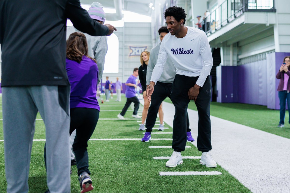 K-State Men's Basketball (@kstatembb) on Twitter photo Hung out with our friends at <a href="/sokansas/">Special Olympics KS</a> this weekend!
Thanks for the fun time and hoop sesh ๐ Hung out with our friends at <a href="/sokansas/">Special Olympics KS</a> this weekend!
Thanks for the fun time and hoop sesh ๐