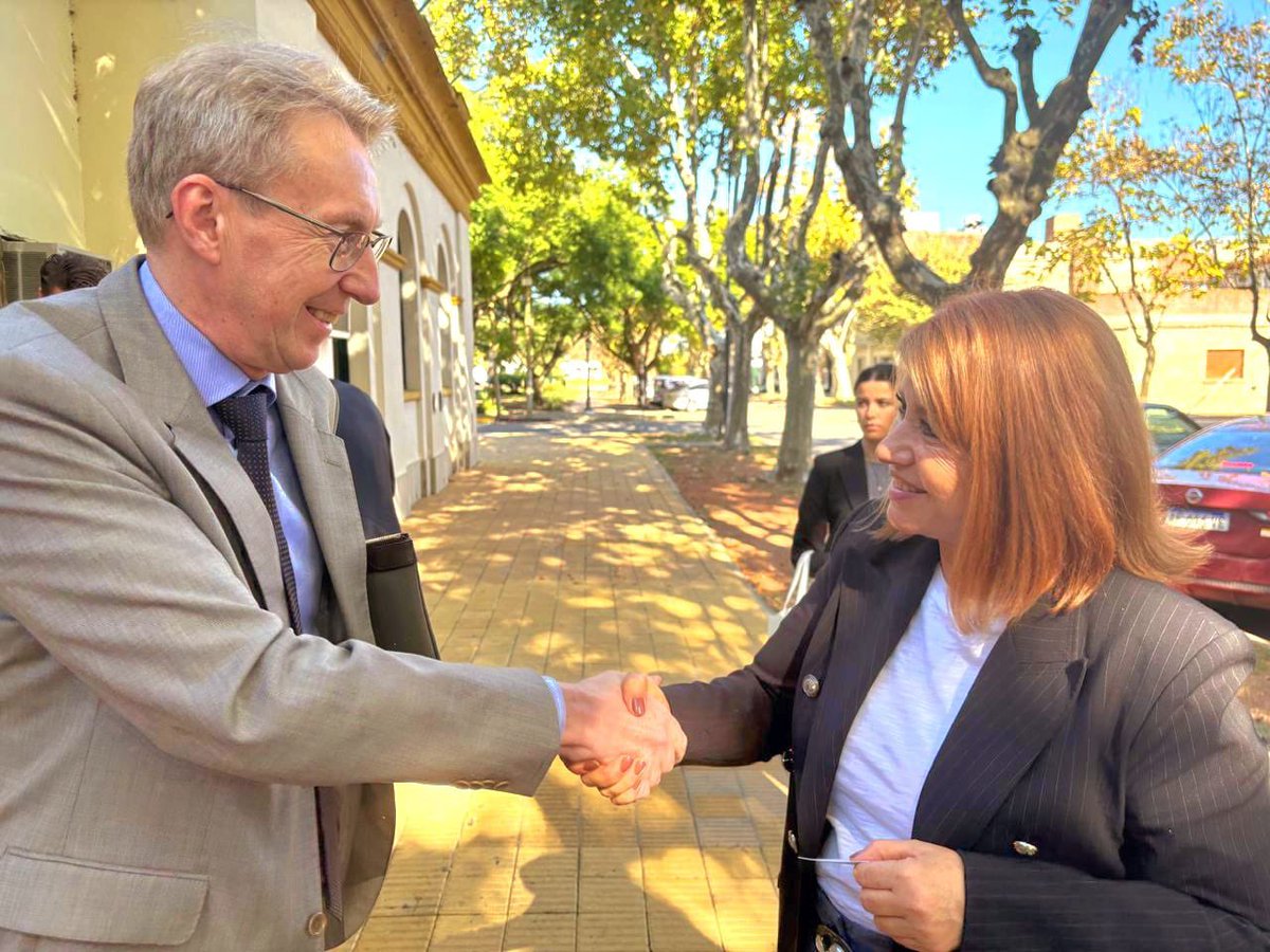 SUECIA EN CHASCOMÚS

En el marco del programa "Chascomús KM 0 de la Democracia" y la Cátedra "Democracia y Parlamento Futuro" compartimos una actividad con el embajador de Suecia en Argentina,  junto a representantes de la Asociación Sueca de Municipios.

Gracias al Subsecretario