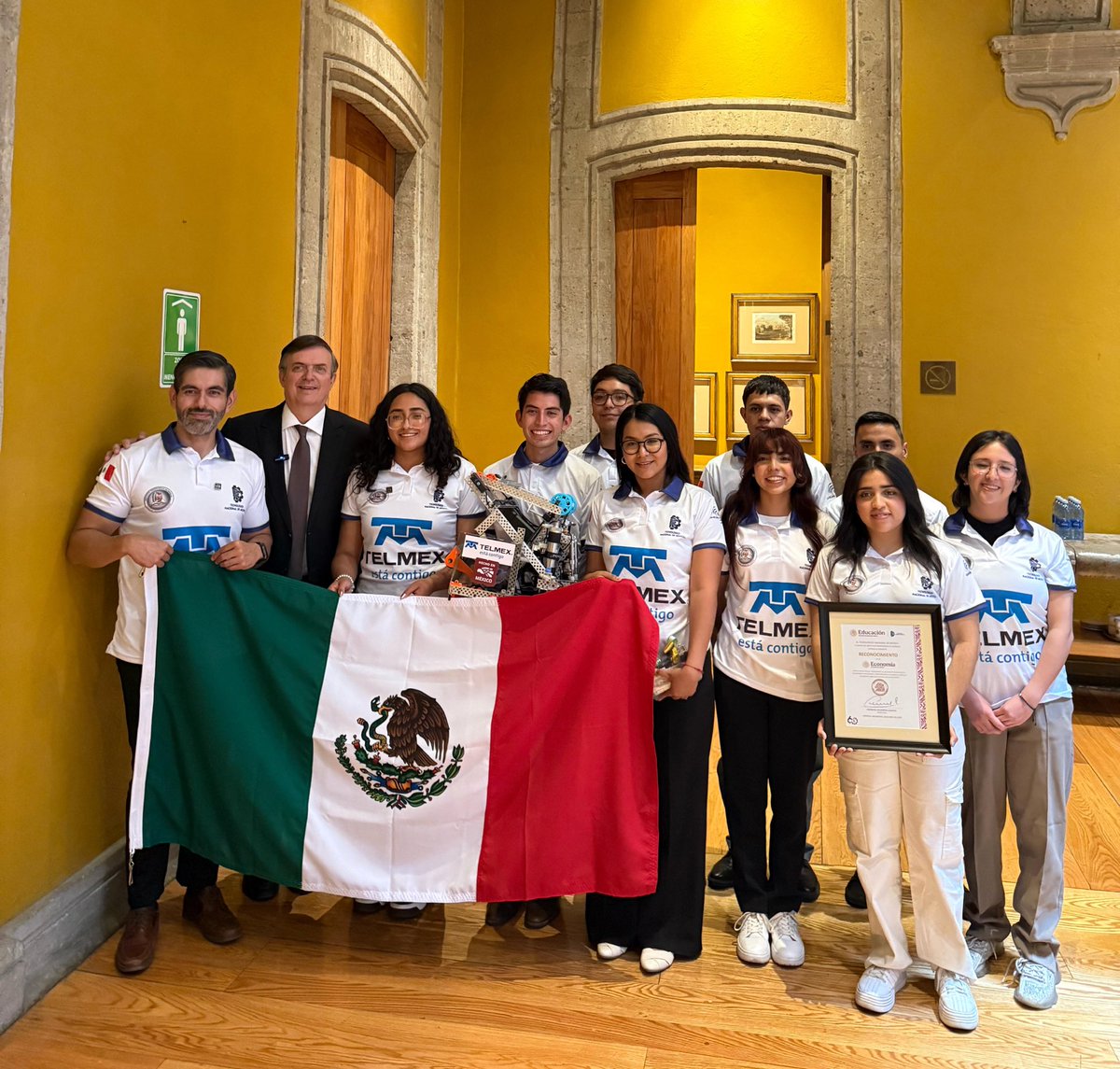 Lo más trascendente: jóvenes de Morelia Robótica asistirán del 8 al 11 de mayo al Concurso Mundial de Robótica Vax 2025 en Dallas ,EU. Representan al Estado de Michoacán y a México. Muchas gracias a TELMEX y a Héctor Slim por su apoyo. Ánimo !!!