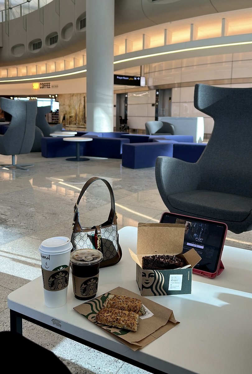nourrrr_bo's tweet image. قهوة المطار ألذ قهوة ☕️✈️❤️✨