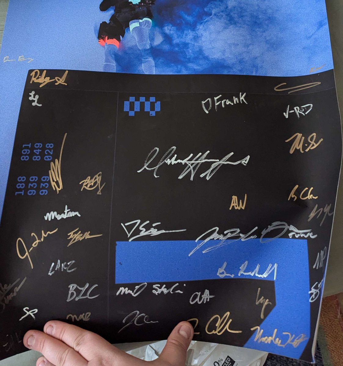 I got goodies, and that's only one of them👀More to come...
Thanks <a href="/BungieLove/">Bungie Foundation</a> for an awesome opportunity and work you do!