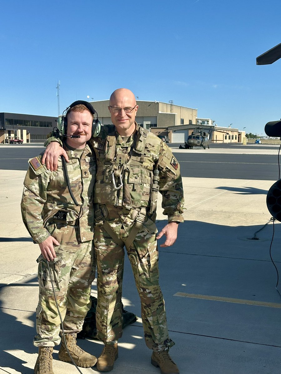 UTNationalGuard's tweet image. Lt. Gen. Jonathan Stubbs, @ARNGDirector, takes orientation flight with pilots from the 1st Battalion, 211th Aviation Regiment “Air Pirates”who demonstrate Utah National Guard readiness and lethality.

#DARNG23, #AlwaysReady, #AlwaysThere, #CombatReady