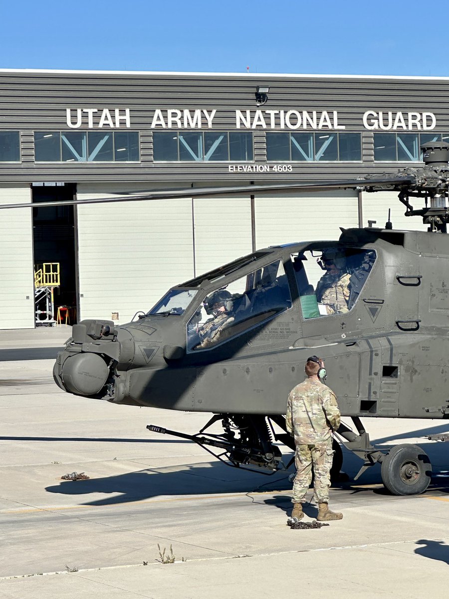 UTNationalGuard's tweet image. Lt. Gen. Jonathan Stubbs, @ARNGDirector, takes orientation flight with pilots from the 1st Battalion, 211th Aviation Regiment “Air Pirates”who demonstrate Utah National Guard readiness and lethality.

#DARNG23, #AlwaysReady, #AlwaysThere, #CombatReady