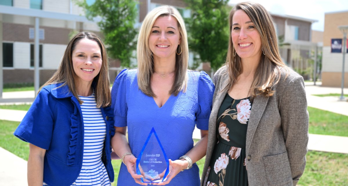 Leander ISD Recognized as a CTE District of Distinction 
Read more: bit.ly/4jF4Ak2 
#1LISD