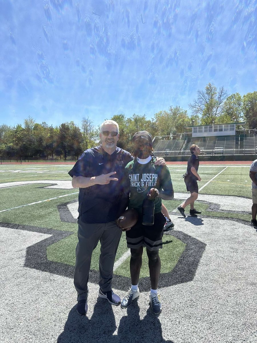 Reggie Bropleh jr (@reggiebropleh) on Twitter photo Thank you <a href="/devine_sean/">Sean Devine</a> for coming in and watching me and the guys work out on the field!! #GoNova Thank you <a href="/devine_sean/">Sean Devine</a> for coming in and watching me and the guys work out on the field!! #GoNova