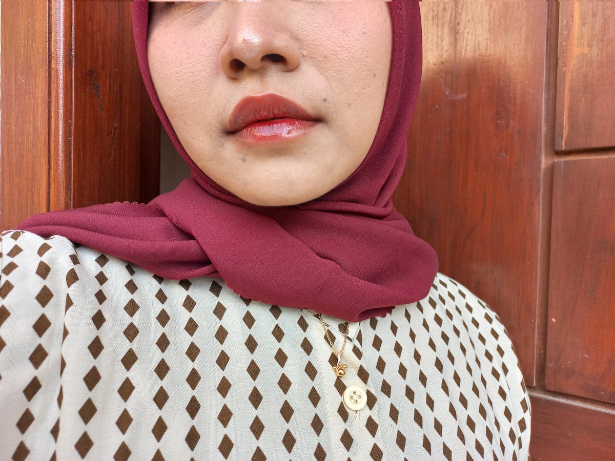 dikara09's tweet photo. Nggk update hp krn pengen beli emas pakai uang sendiri ✨️
Besok pengen gelang ya Allah bismillah kabulkan 🤲 https://t.co/ftmQ19bmCE