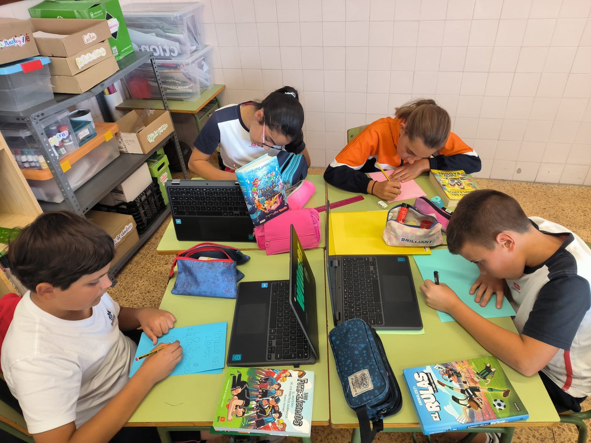 salesianoslpa's tweet photo. A raíz del Día del Libro, celebrado el pasado 23 de abril, el alumnado de 5.º y 6.º de Primaria se embarcó en dos proyectos llenos de imaginación y amor por la lectura.
@SalesianosEs #SomosFuturo https://t.co/F9JUlpVnAa