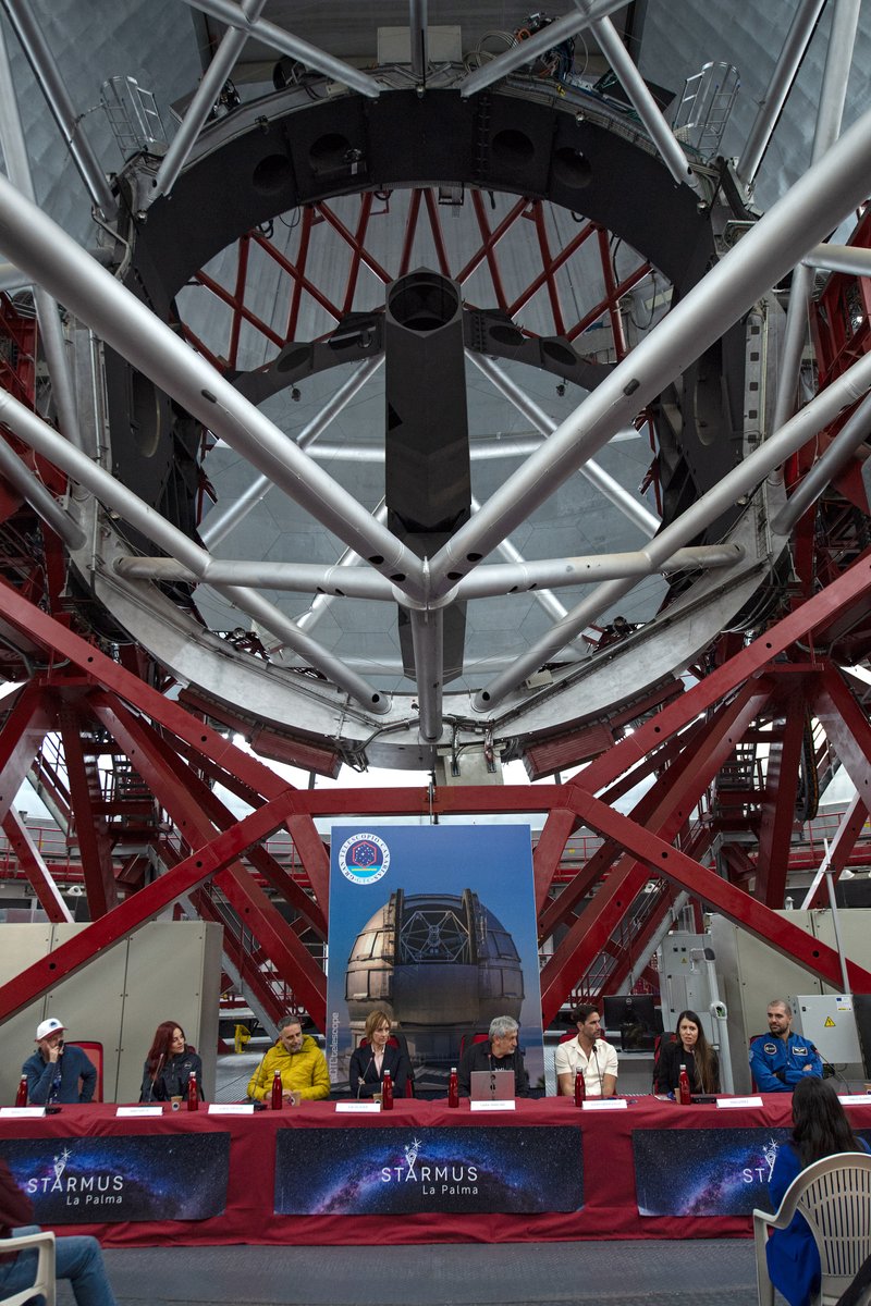🔭 El pasado domingo, el <a href="/GTCtelescope/">Grantecan</a> en #LaPalma acogió la mesa redonda '108 minutos' de <a href="/StarmusFestival/">✰Starmus Festival</a>, homenaje al primer vuelo espacial de Gagarin 🧑‍🚀, con científicos, astronautas y artistas de renombre. En el evento participaron el director y la subdirectora del IAC.