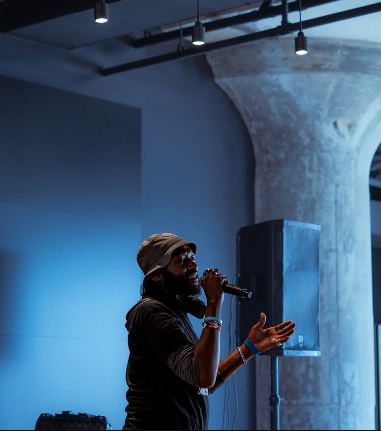 TheSonnetManNYC's tweet photo. Thank you to @ShakesintheD & @InsideOutDET for inviting me last week to celebrate Shakespeare’s Birthday last week at the 4th Annual Sonnet Slam. I love Detroit!!!
#Shakespeare #HipHop #Poetry #SonnetSlam #WriteSomething https://t.co/GLih71IGl7