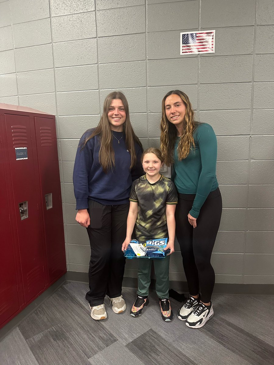 Thank you to dugout buddies Kaleigh and Stella for joining us last week! 

We had so much fun! 🥎💙
