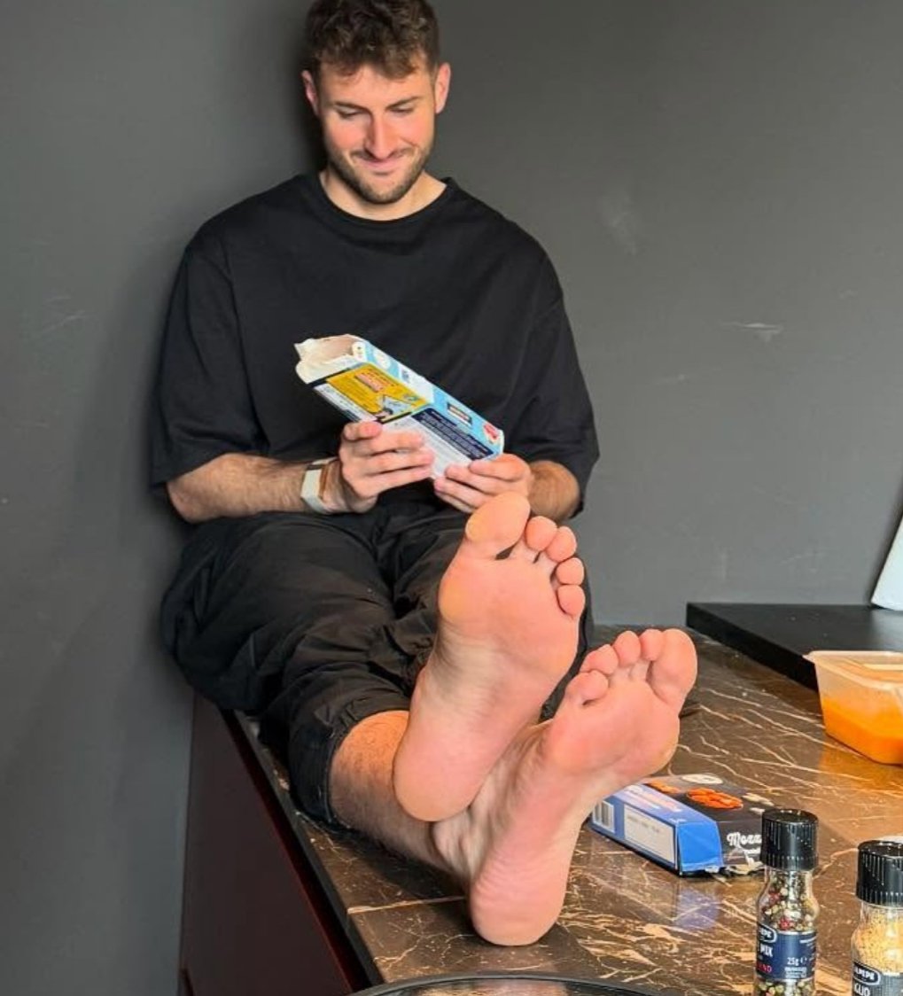 mcfeet0022's tweet image. Soccer player Santiago Gimenez 🥵👣🔥