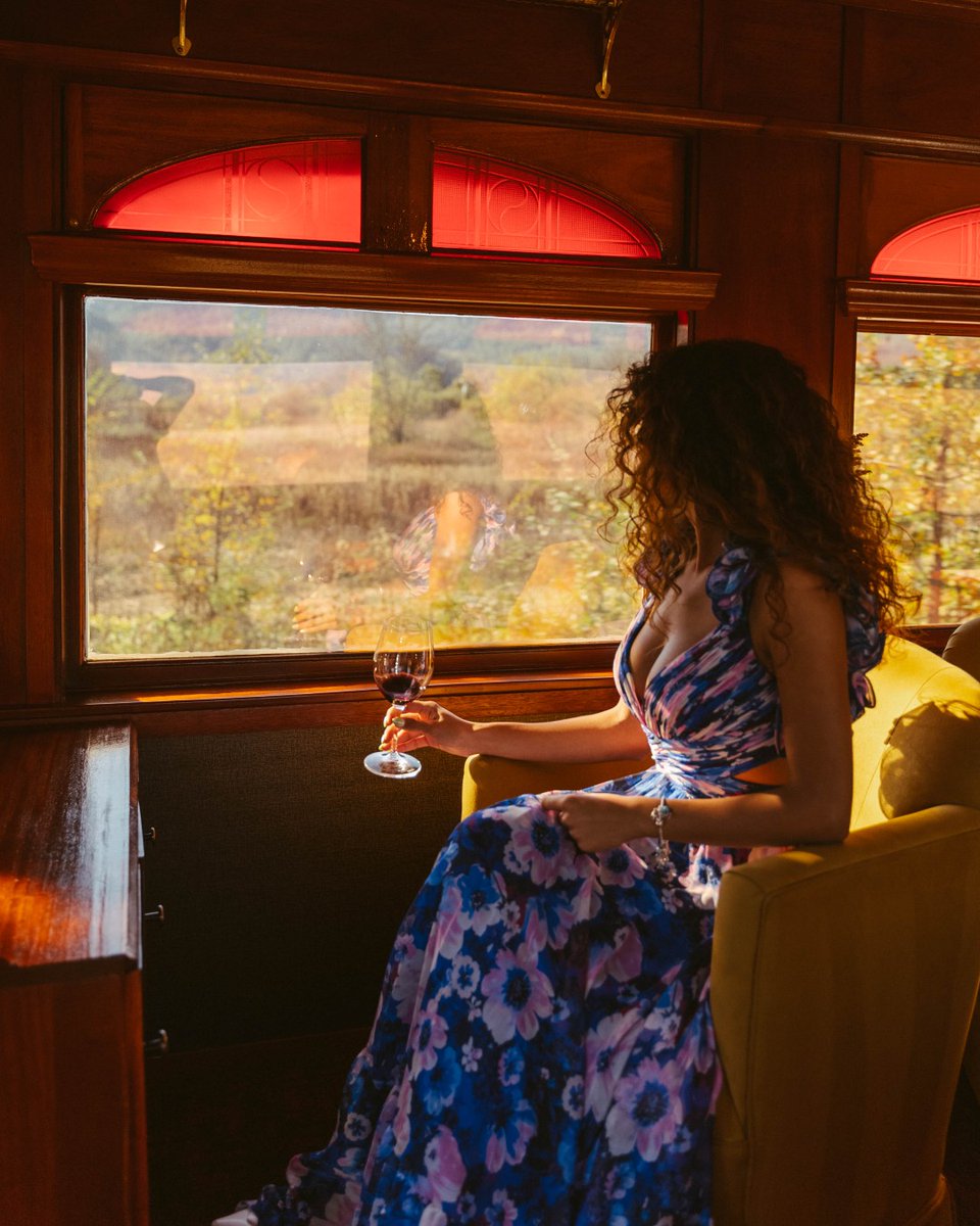 Tasting on the Rails is all about slowing down and savoring every moment, from sipping delicious wines to taking in the stunning views. Swipe through to catch a glimpse of whats waiting for you. ✨