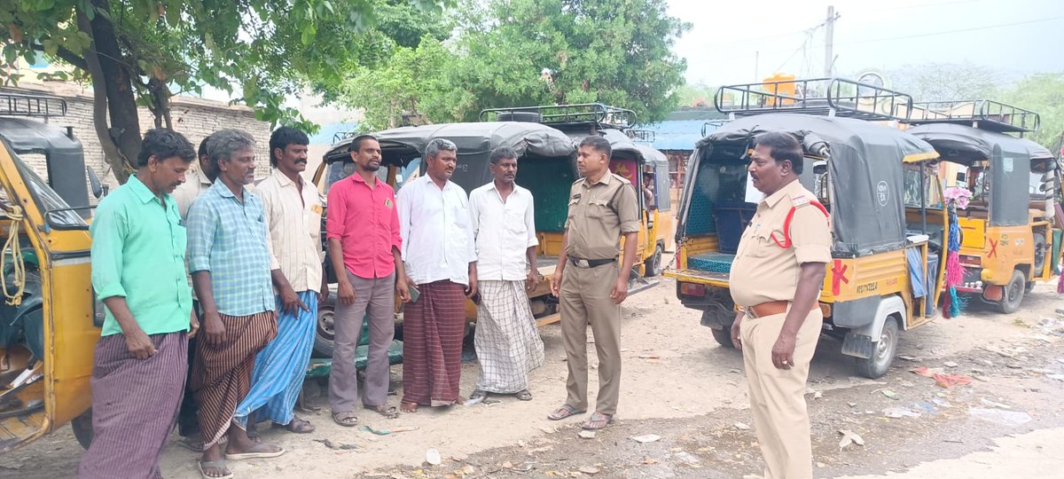 NandyalSp's tweet photo. విజిబుల్ పోలీసింగ్ తో ప్రజల భద్రతకు భరోసా.... 

 ఎన్ఫోర్స్మెంట్ వర్క్ లో భాగంగా విజిబుల్ పోలీసింగ్ ను మరింత బలోపేతం చేయాలని జిల్లా పోలీస్ అధికారులకు ఆదేశాలు జారీ చేసిన ఎస్పీ గారు.... 
. #digkurnool #APPOLICE100 #APPolice. https://t.co/nbqV9jXxSq